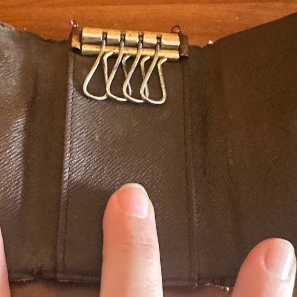 Louis Vuitton Damier Ebene Brown Checkered Key Holder Men or Women - Picture 6 of 16